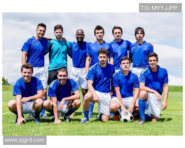 27号球星崛起：从绿茵场到全球偶像的成长历程与成就