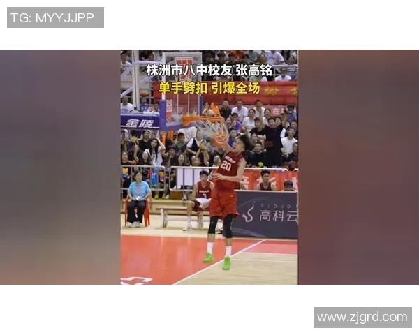 中国足球球星闪耀赛场精彩破门引爆全场激情