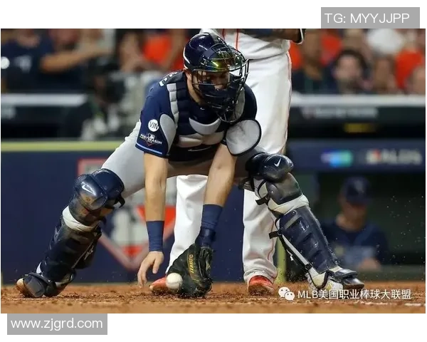 河南足球球星崛起之路:从草根到职业,见证荣耀与挑战并存的成长故事 河南足球球星崛起之路:从草根到职业,见证荣耀与挑战并存的成长故事