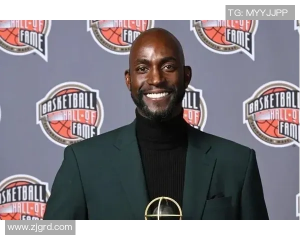 足球巨星MGK：从球场到音乐的跨界之旅，传奇人生再续新篇章