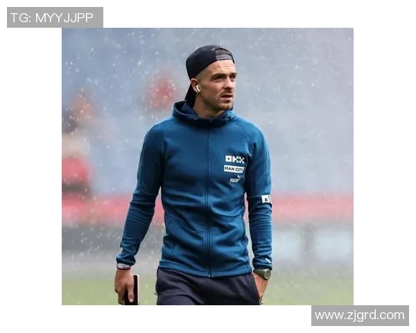 冬季球星足球女运动员时尚穿搭解析与保暖技巧分享